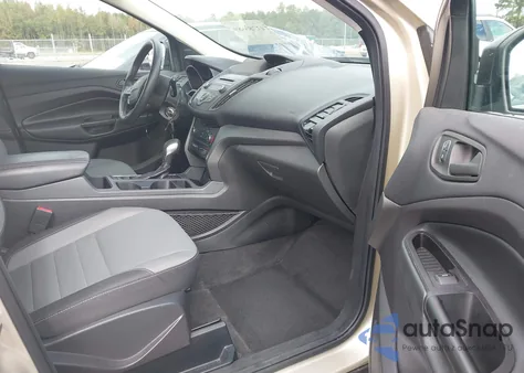 2018 Ford Escape S z USA, uszkodzony, nr VIN 1FMCU0F77JUA16109